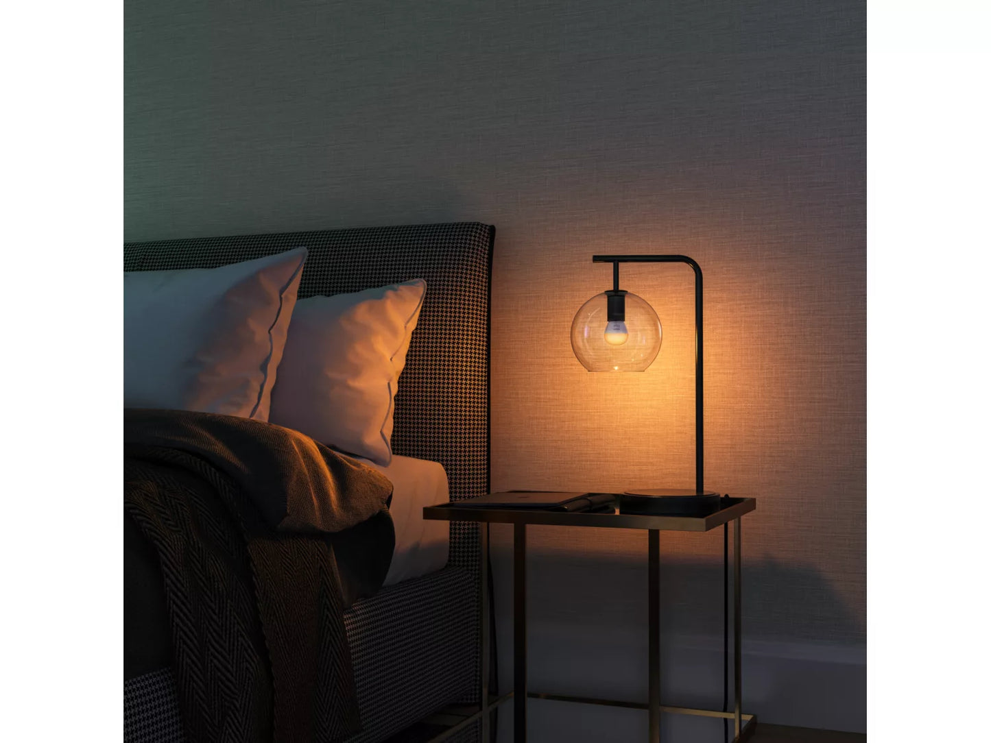Philips Hue E14 Luster Globe - White Ambience bed size