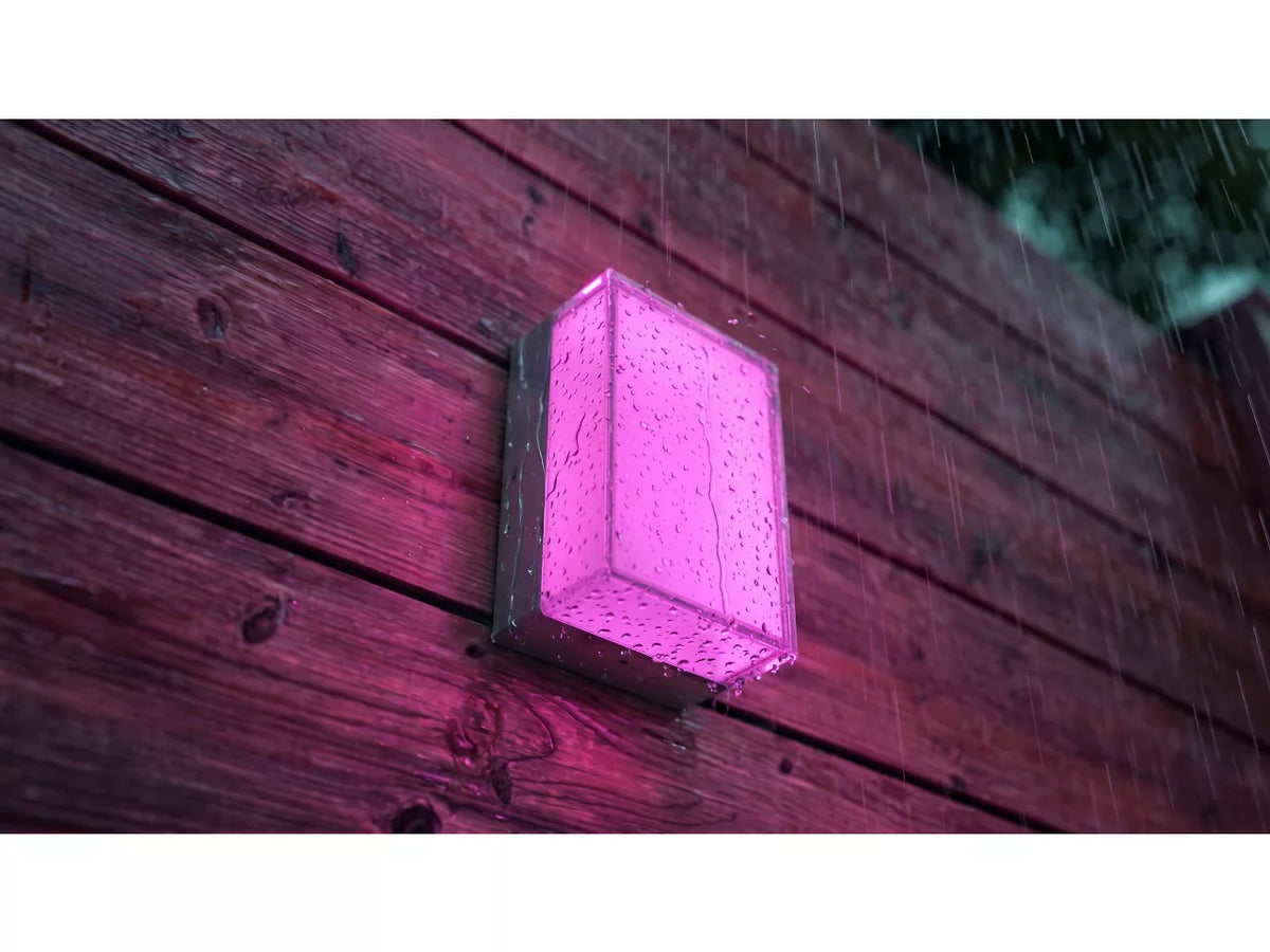 Philips Hue Scenova Wall Light outdoors and getting rained on