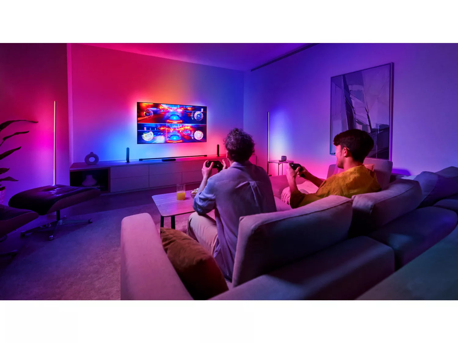 Philips Hue 8k Sync Box in lounge