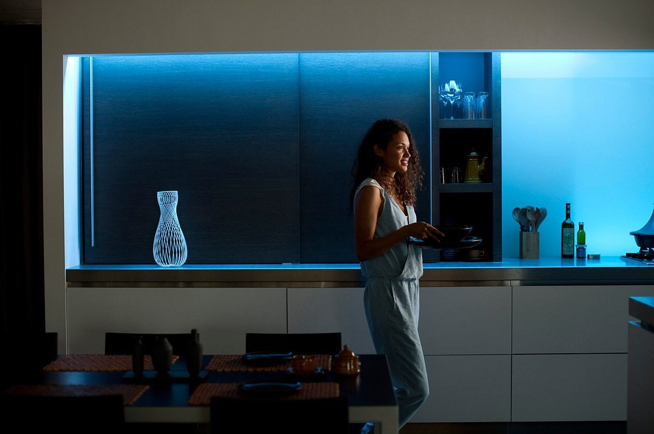 Hue lightstrip blue kitchen