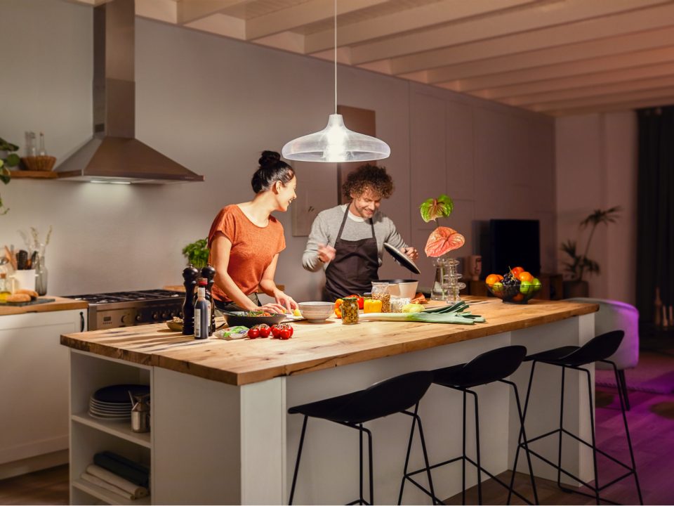 Philips Hue A67 - White Bluetooth E27 Globe pendant