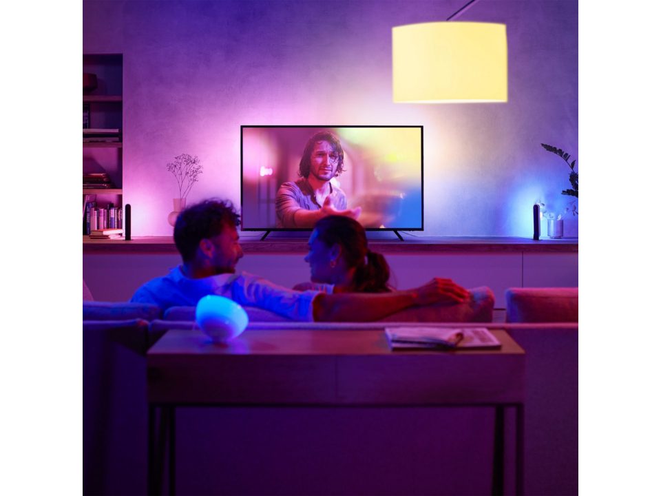 Philips Hue Play Gradient 55 Lightstrip mounting in lounge