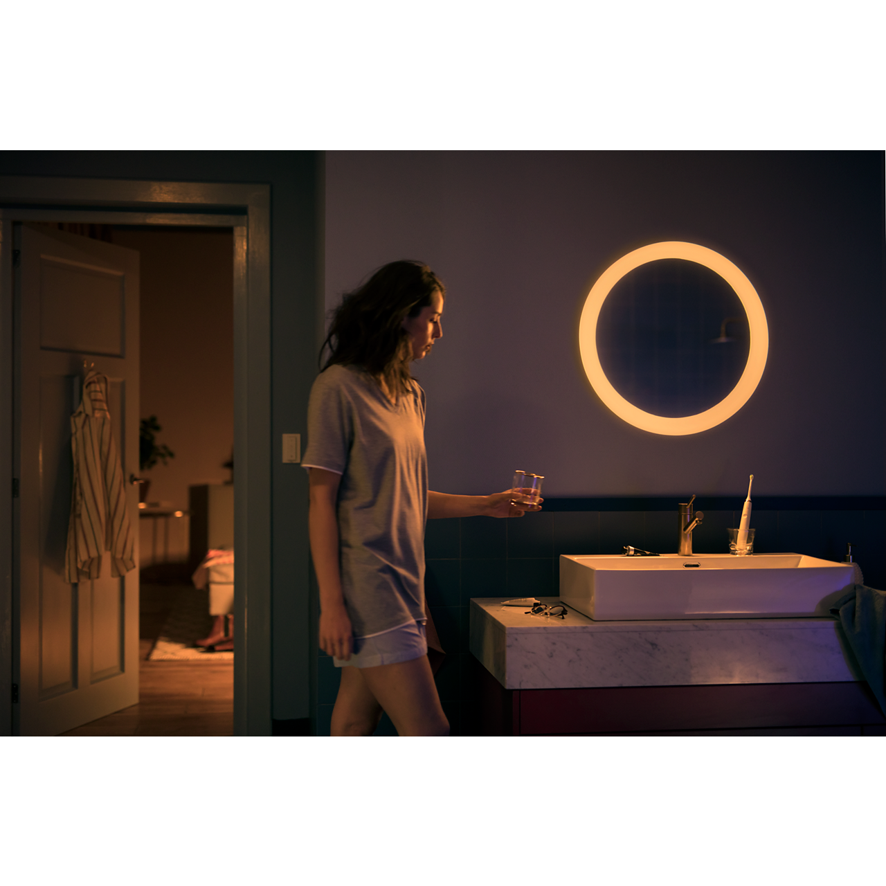 Philips Hue Adore Bathroom Mirror Light - White dimmed