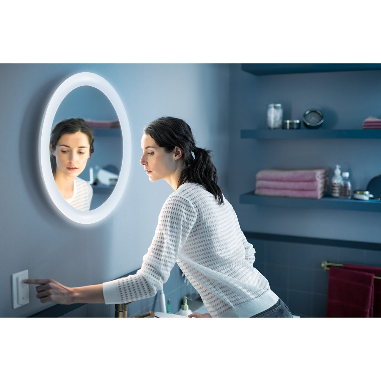 Philips Hue Adore Bathroom Mirror Light - White daytime