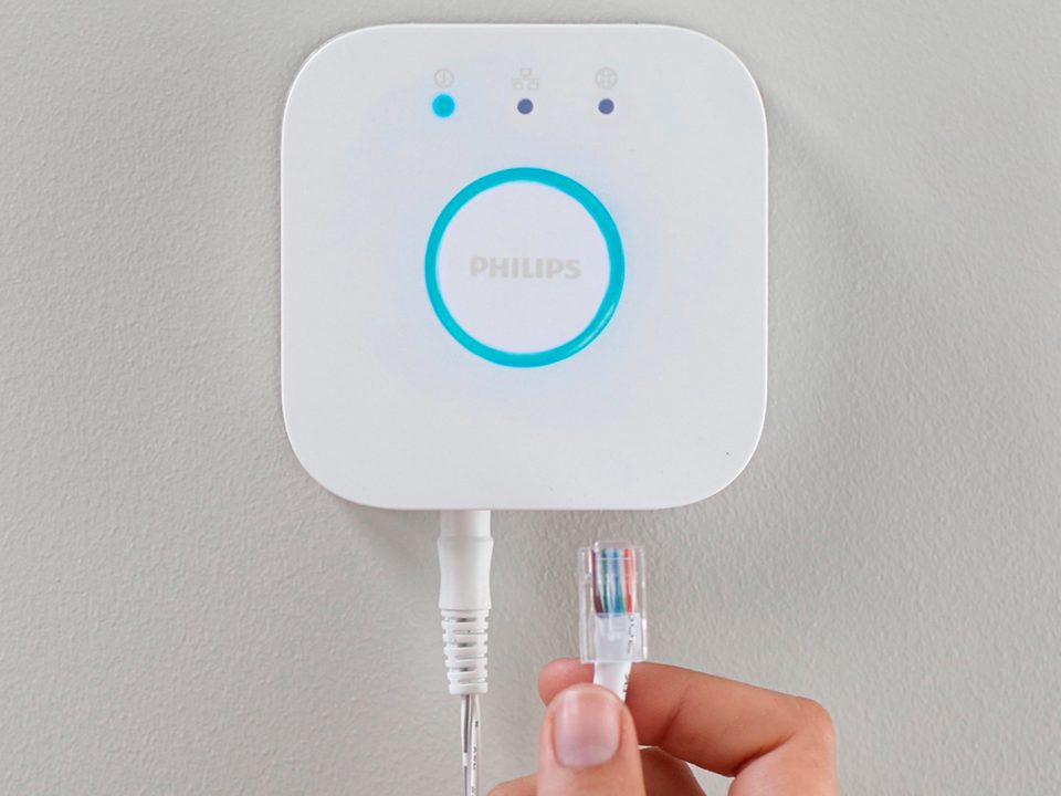 Philips Hue Bridge v2 plug